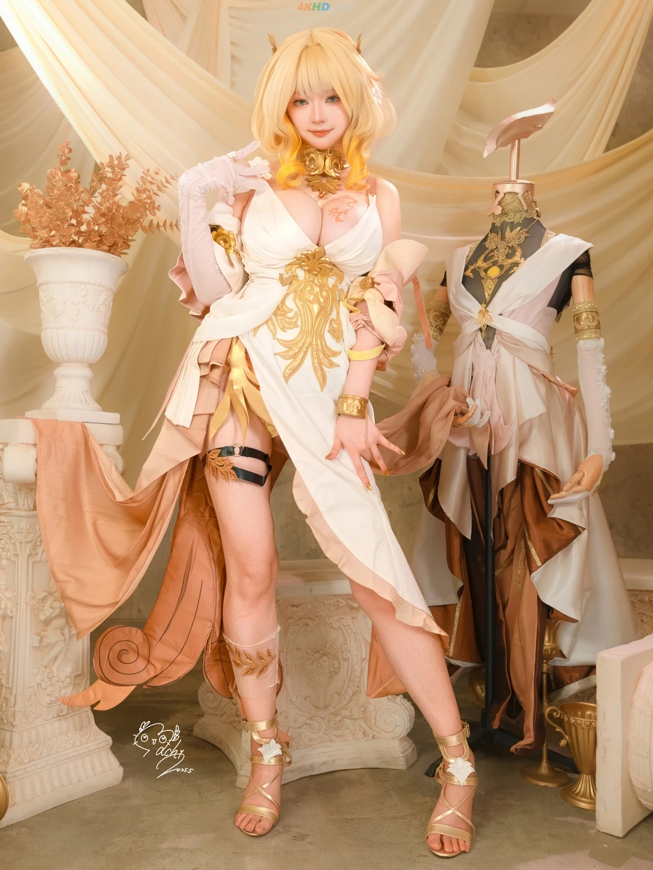 Cosplayers Full Body — photo 24