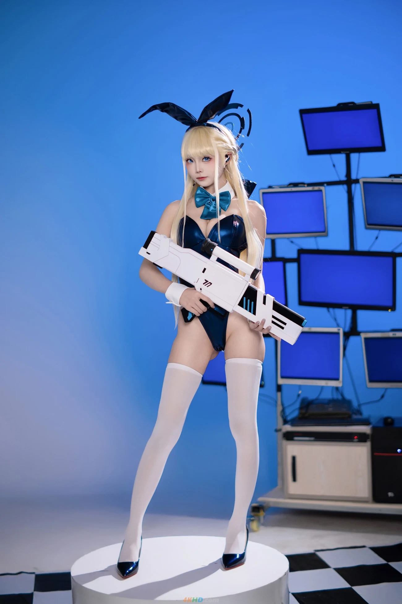 Cosplayers Full Body — photo 77