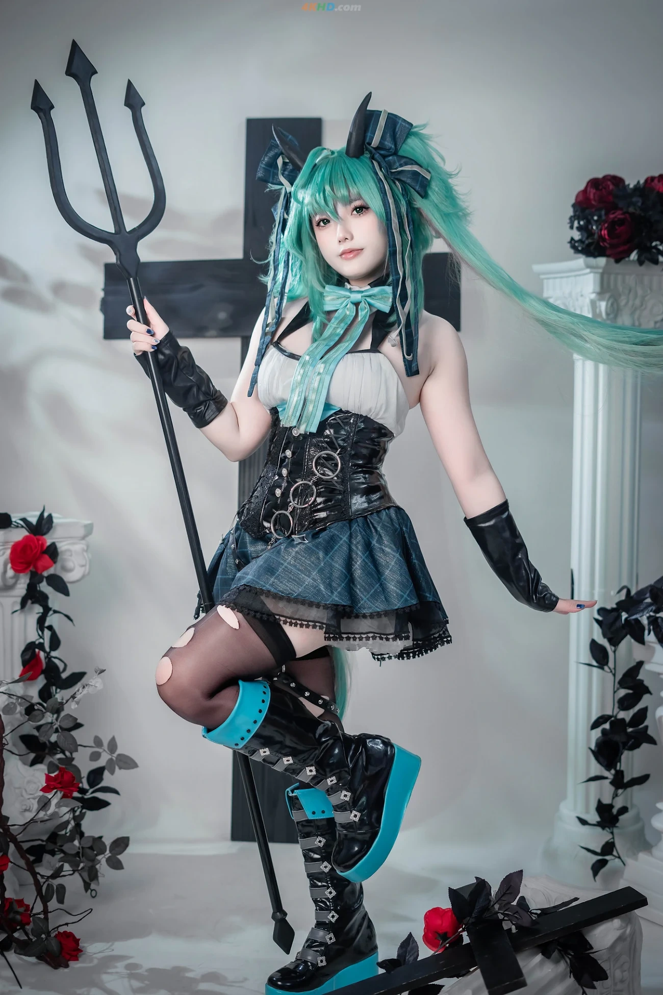 Messie Huang Miku Halloween — photo 2