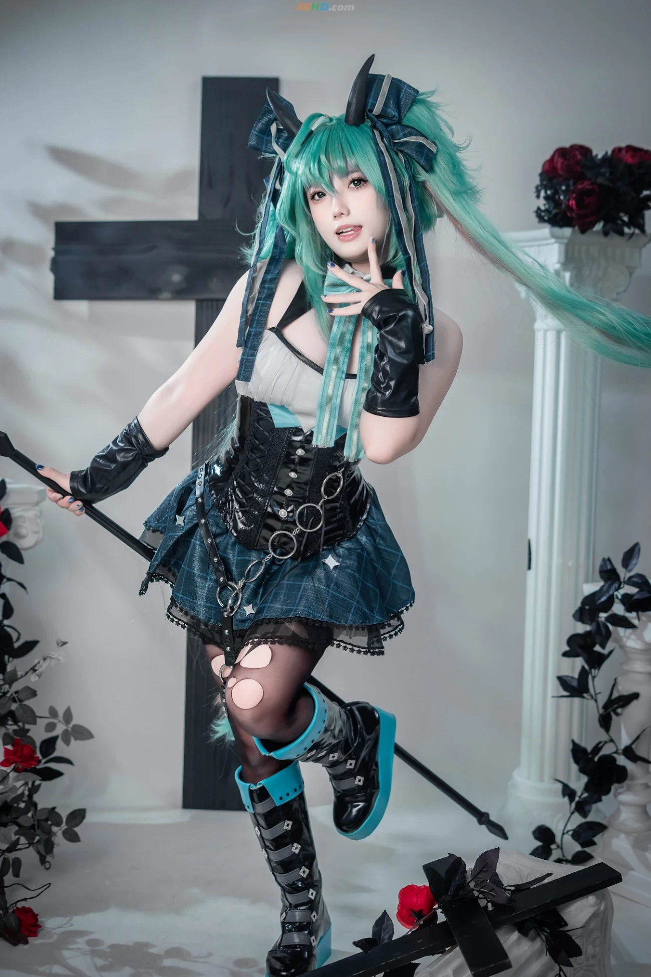 Messie Huang Miku Halloween — photo 4
