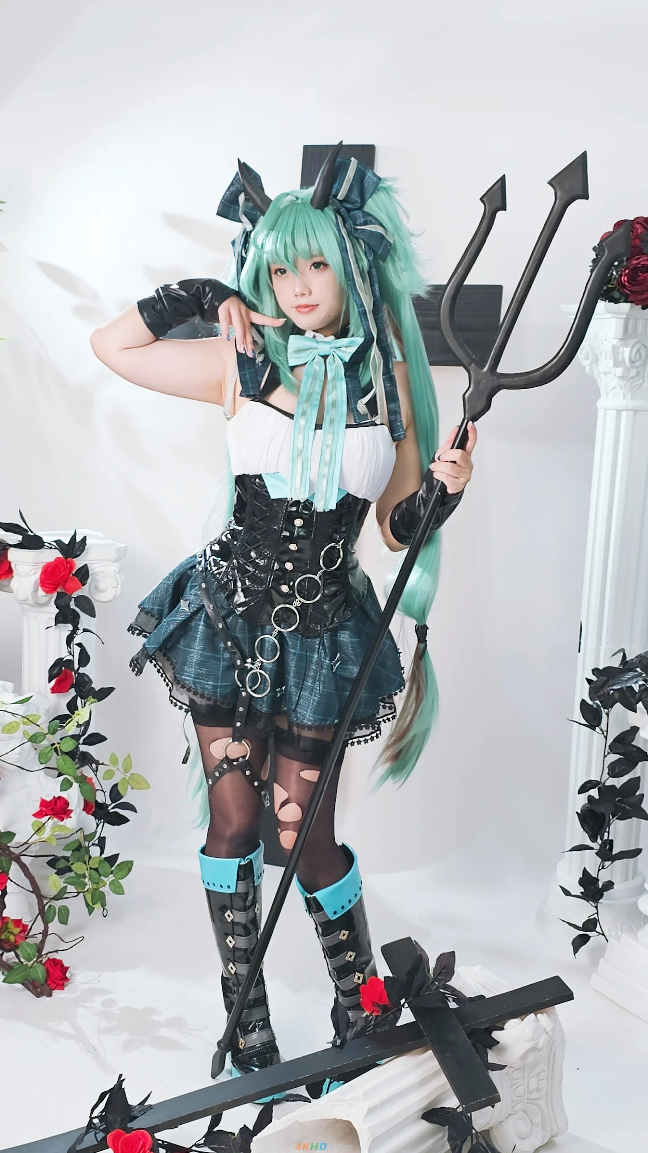 Messie Huang Miku Halloween — photo 21