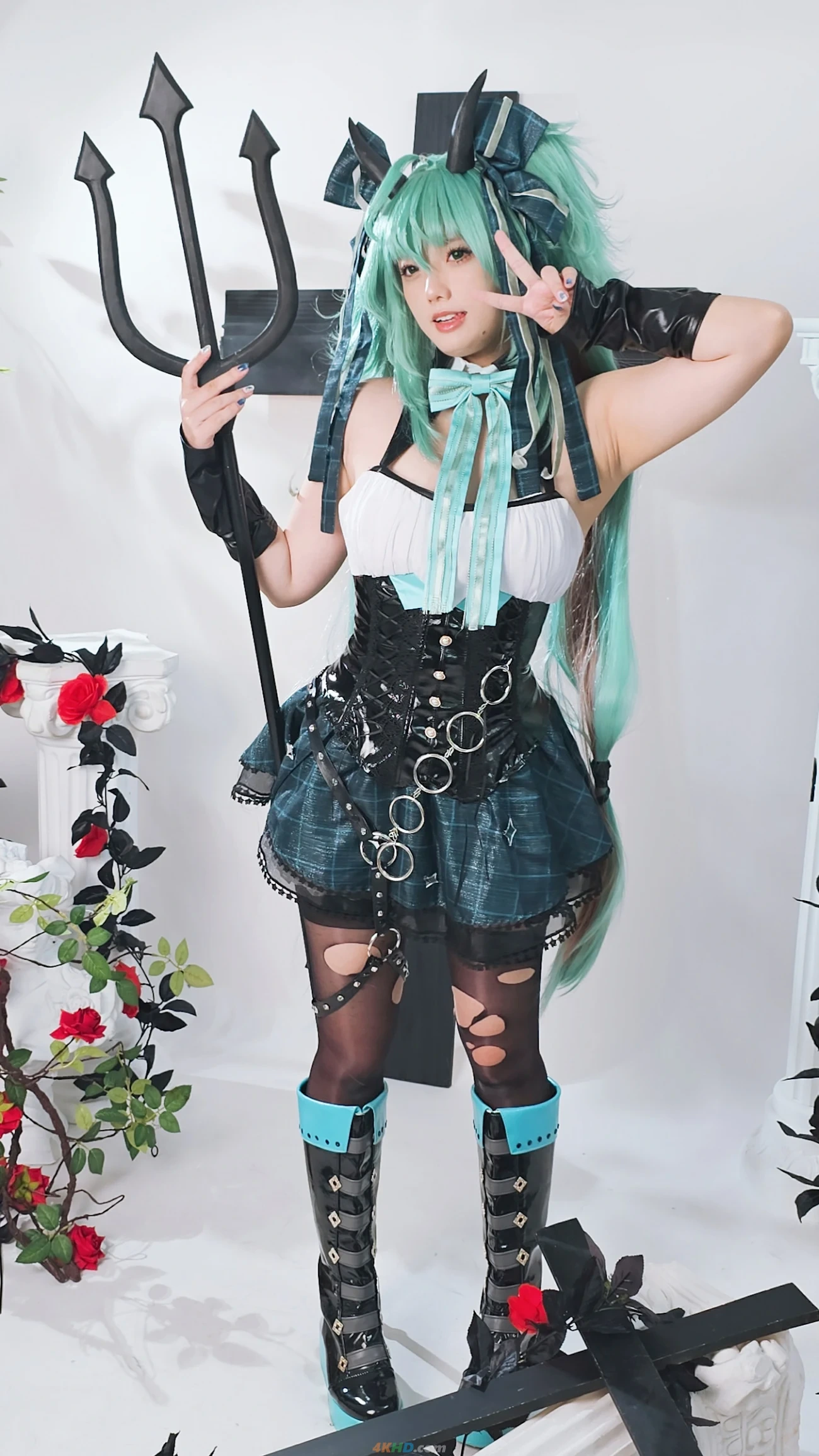 Messie Huang Miku Halloween — photo 30