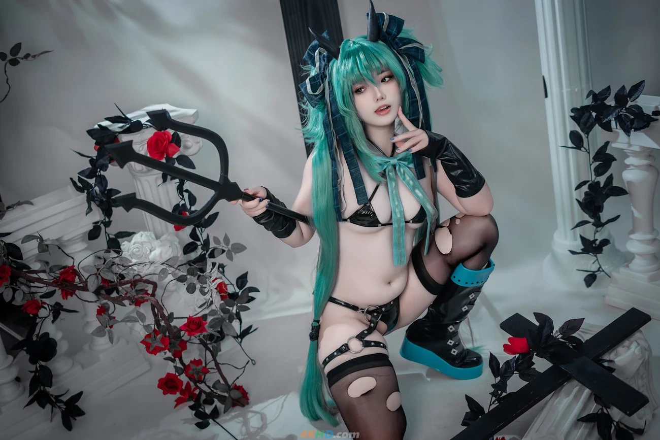 Messie Huang Miku Halloween — photo 33