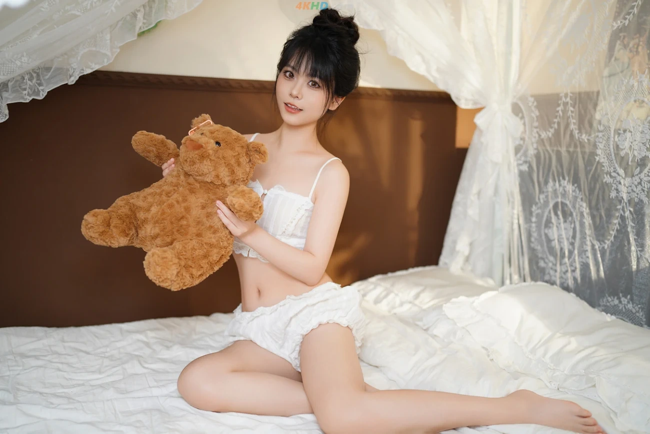 LuoChengXueYuki - BaiSeDiaoDai — photo 5