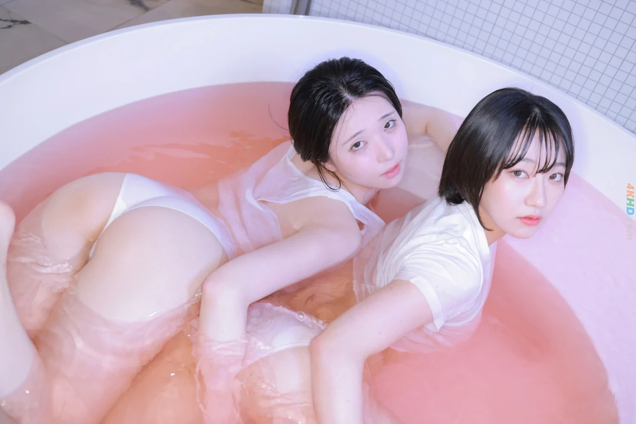 Yeon Woo (YeonU) Girls Love & Bath — photo 4