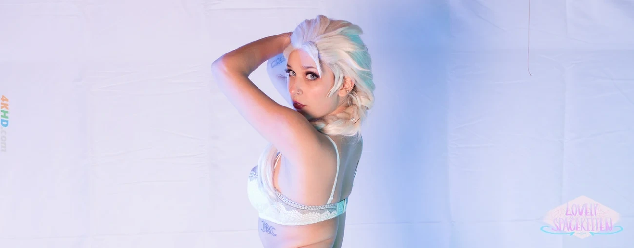 Lovelyspacekitten - Elsa XMAS — photo 11