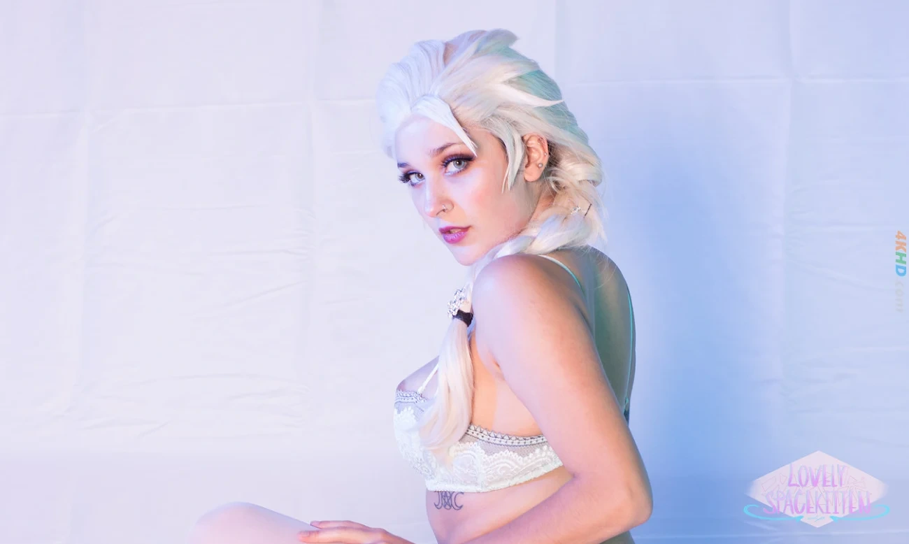 Lovelyspacekitten - Elsa XMAS — photo 31