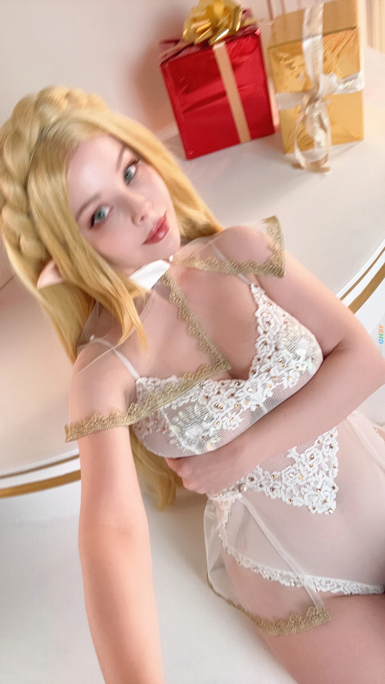 Helly Valentine - Princess Zelda selfie — photo 19