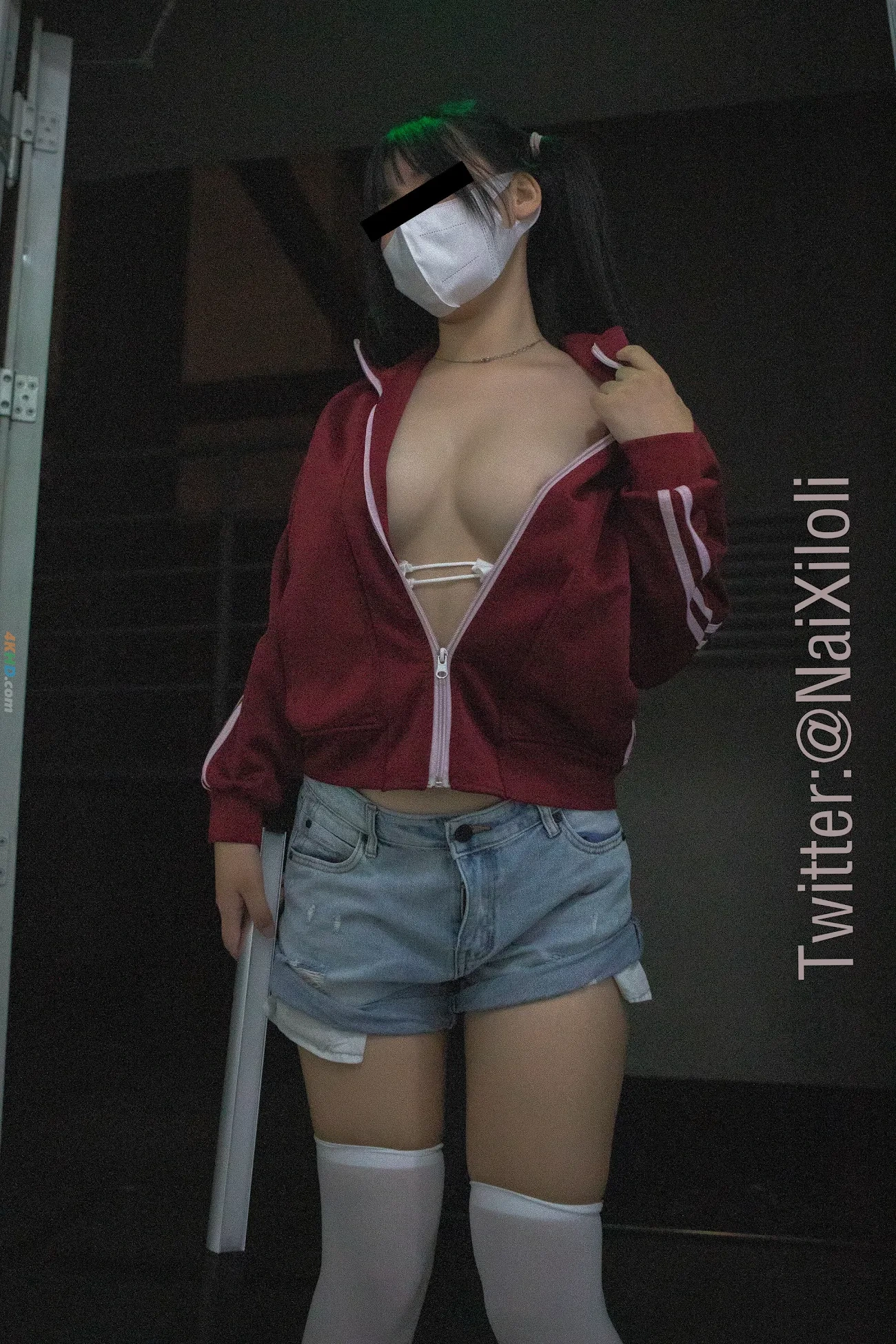 PaoZaiFan(NaiXiloli) - JiuHongSeWaiTaoShenYeLuChu — photo 90