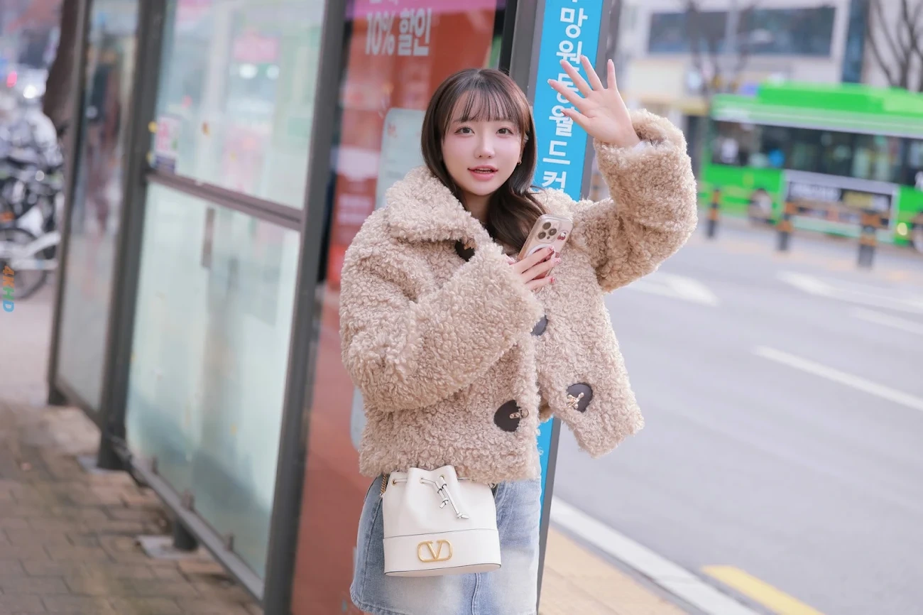 Son Ye Eun (SonYeEun) 2025 X Mas Offline — photo 8