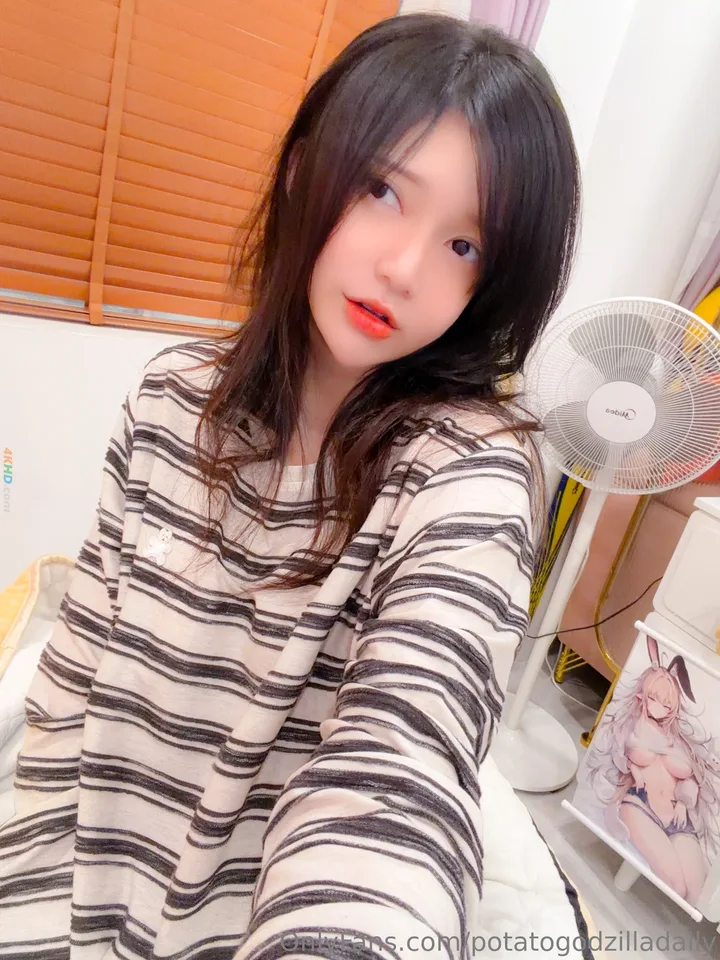 Potato Godzilla - OnlyFans Nude Dec 1-31, 2025