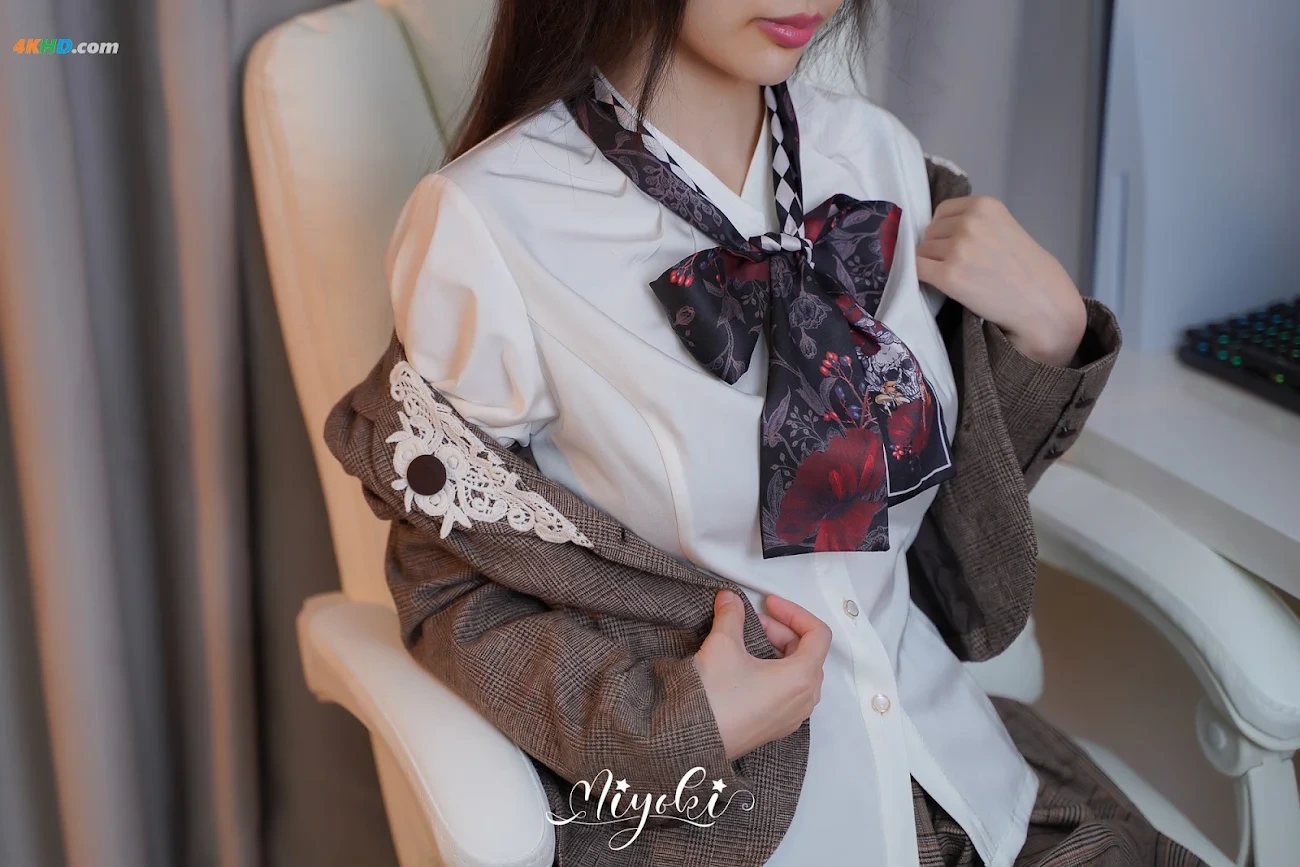 LingMuMeiXiao(RuanRuanPaZaiChuangDanShang) - MeiRenNuJiaoShiXiangHeWoTanLianAi?PianRenDeBa(DiErHua) — photo 7