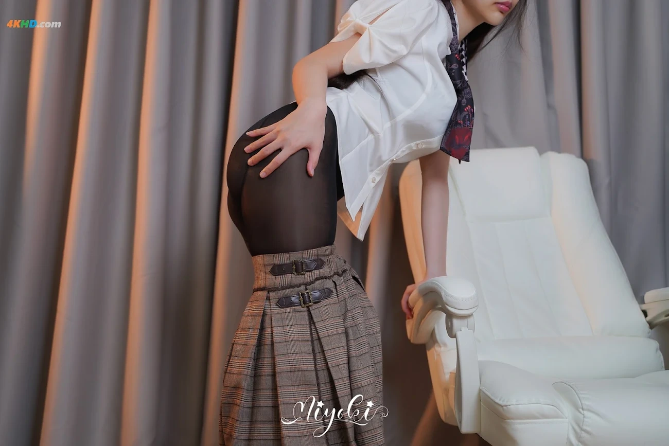 LingMuMeiXiao(RuanRuanPaZaiChuangDanShang) - MeiRenNuJiaoShiXiangHeWoTanLianAi?PianRenDeBa(DiErHua) — photo 31