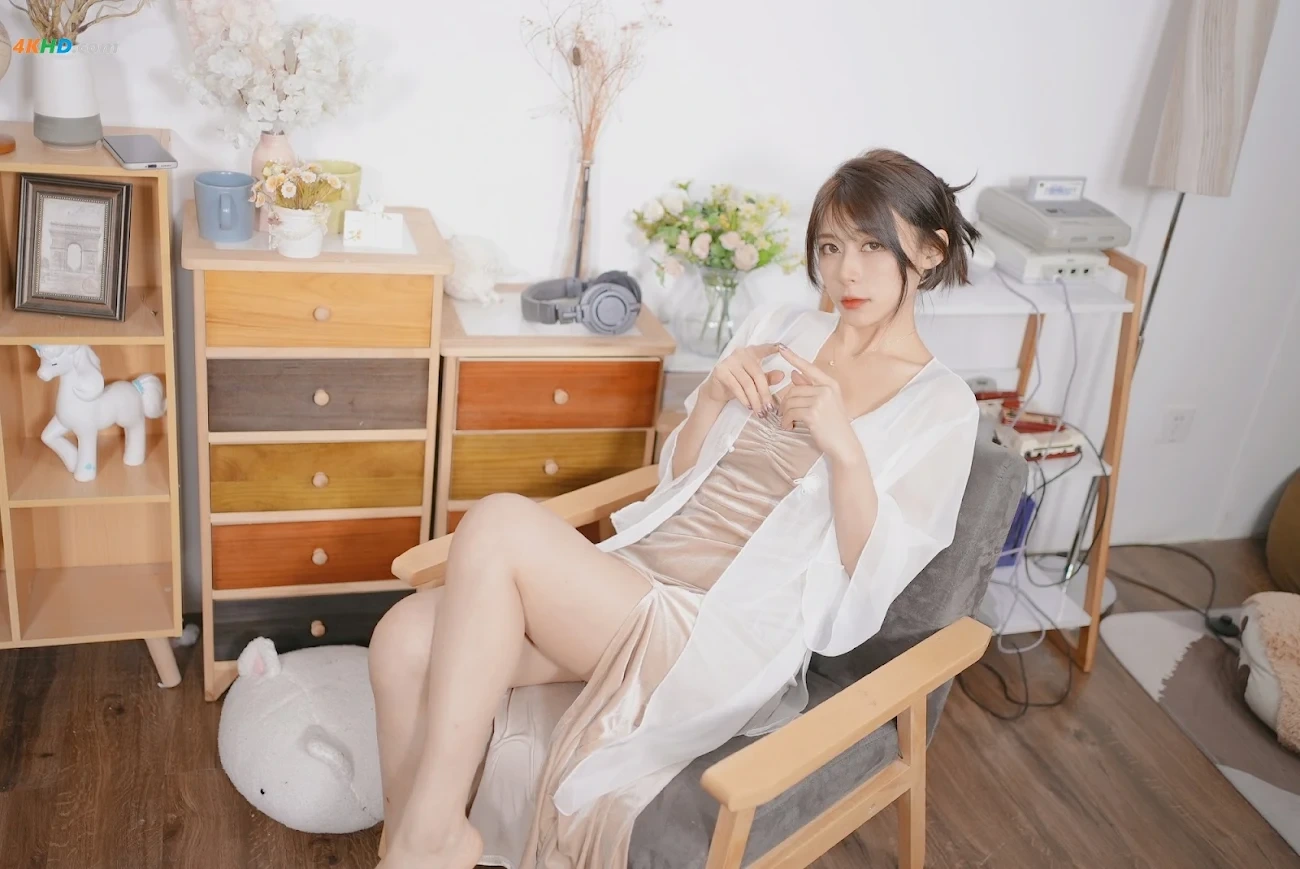 YangXiaoXueJianZhangTu BaiSeXiuXian — photo 10