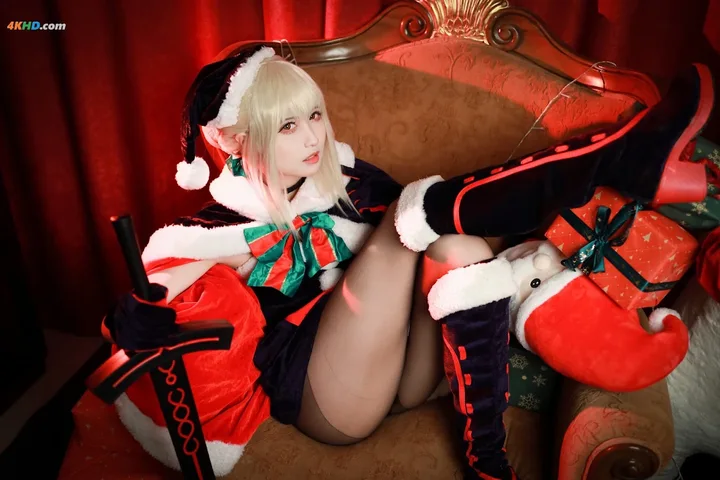 Yamazaki Reina - Saber Alter padoru