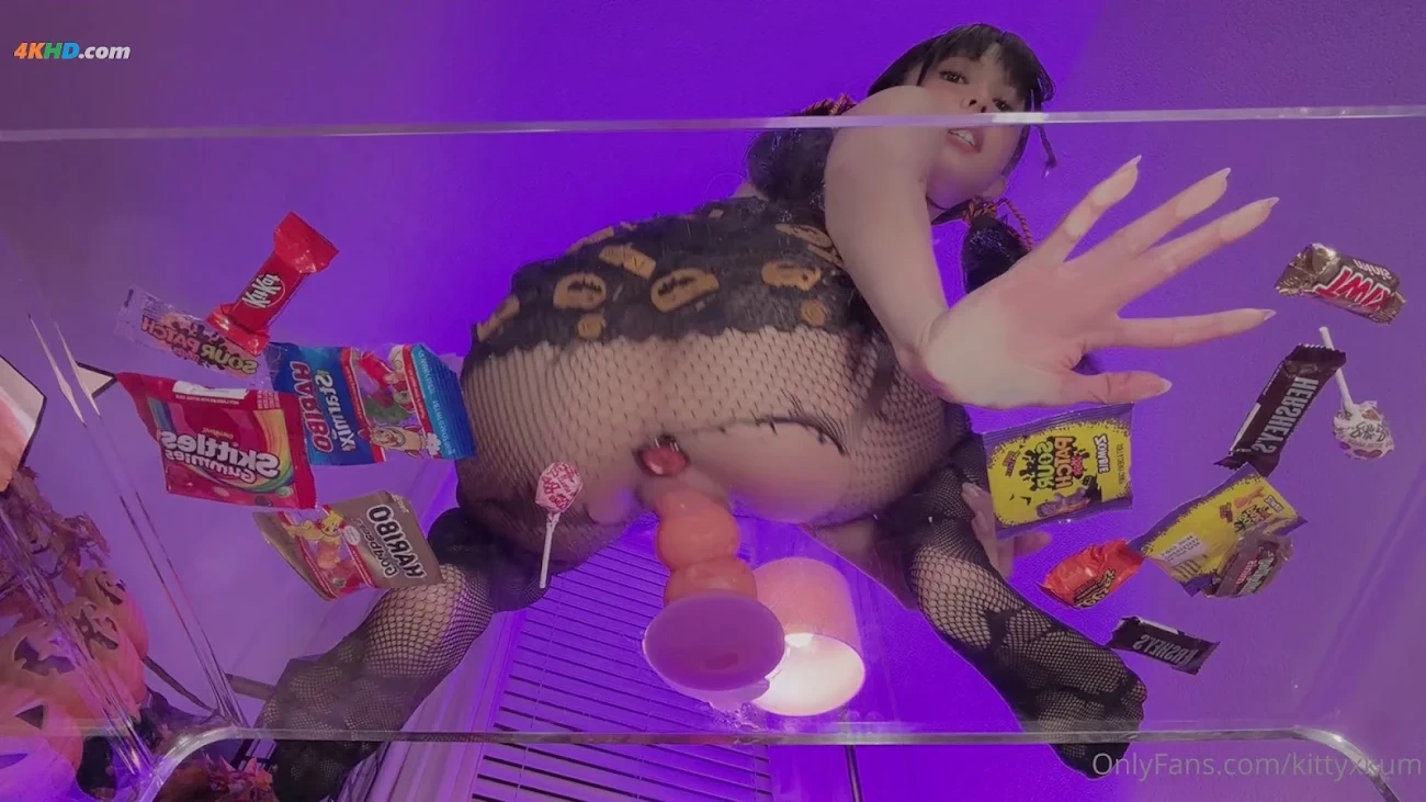 kittyxkum-2025-10-31 — photo 15