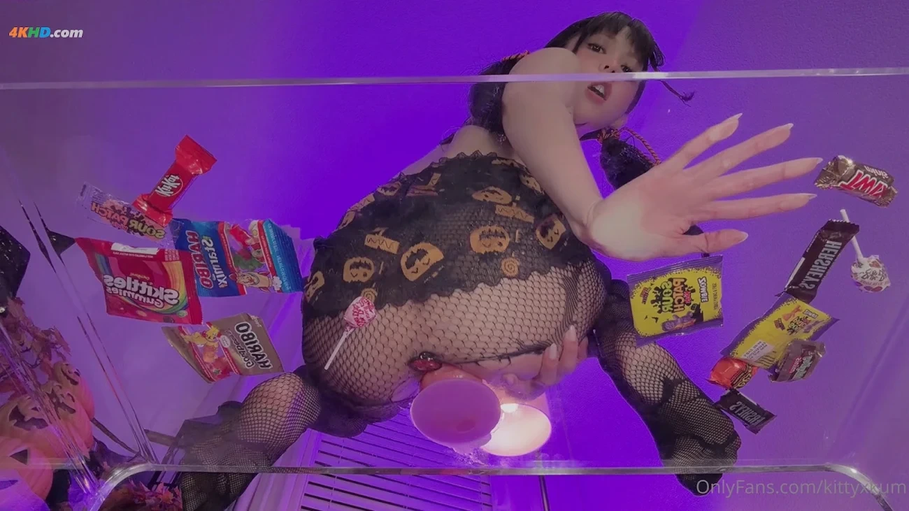kittyxkum-2025-10-31 — photo 17