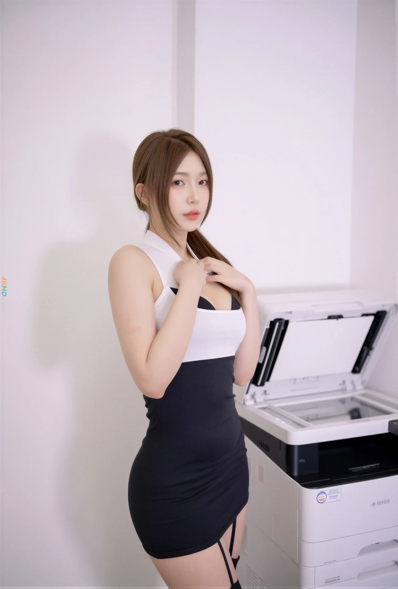 X-Level Juwoo - With A New Employee of The Company — photo 71